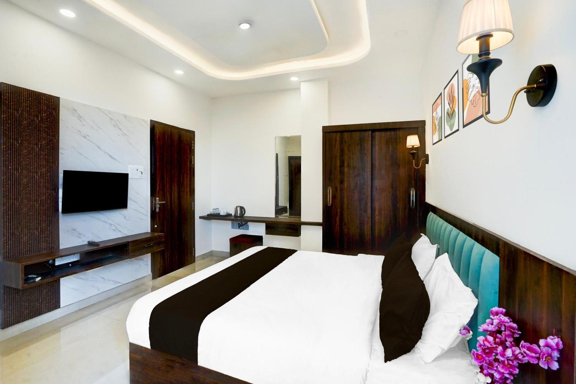 Collection O Golden Sapphire Otel Jaipur Dış mekan fotoğraf